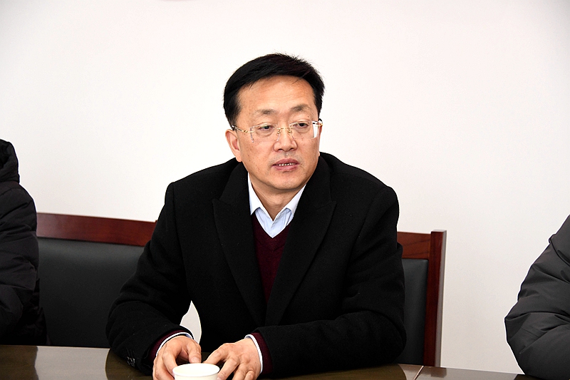 圖六：縣教體局副主任科員余偉講話.JPG